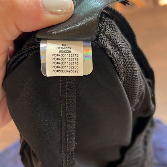 The North Face Women’s Black Athletic Running Shorts Elastic Waist Pockets Sz S - Picture 8 of 8